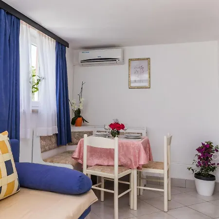 Apartment Kostro - Prc409 By Interhome